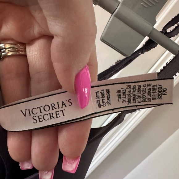 Victoria's Secret Purple Lace Bra - Picture 2 of 5